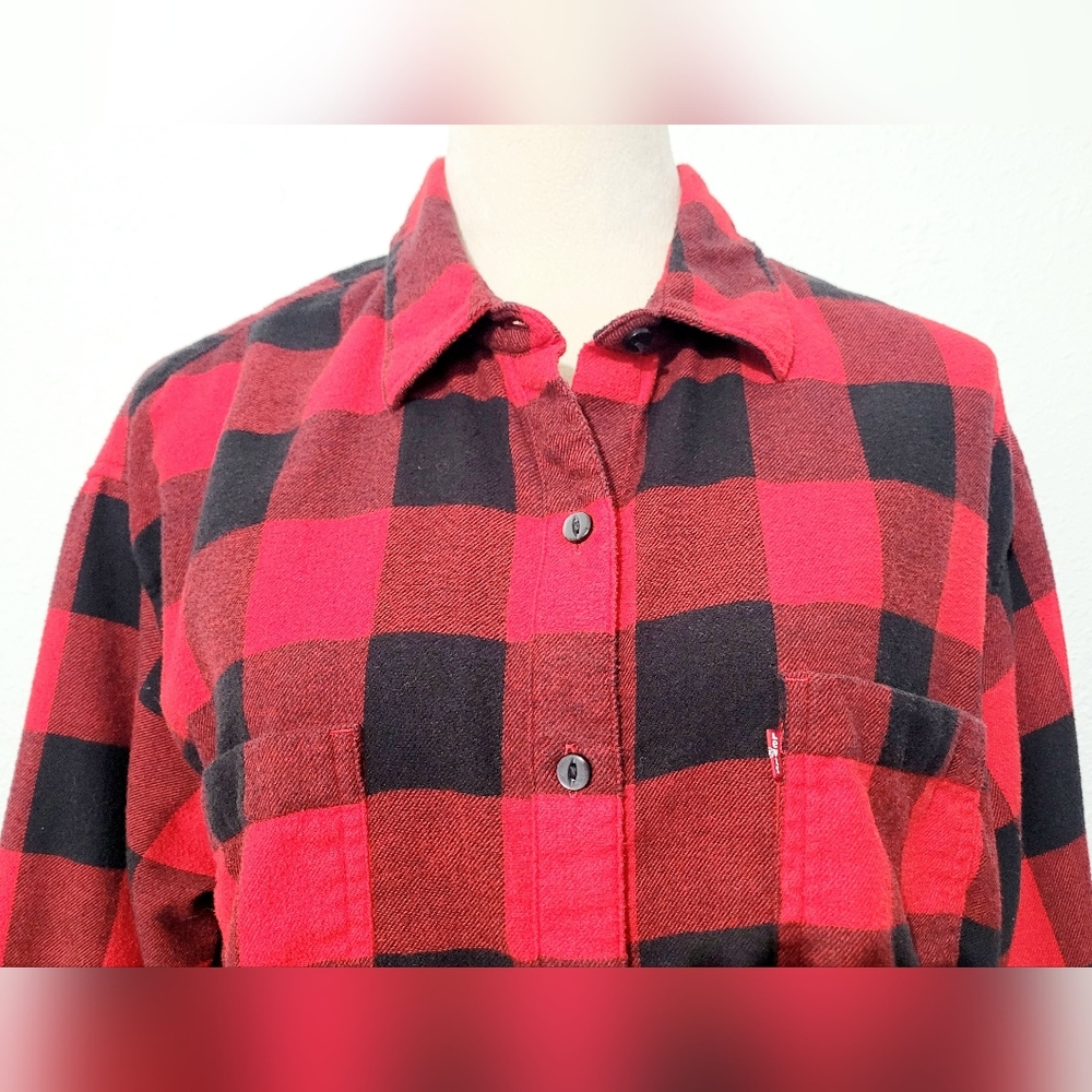 Levi’s Red Black Buffalo Plaid Flannel Shirt Women’s Medium Cotton Blend Button - Picture 3 of 11
